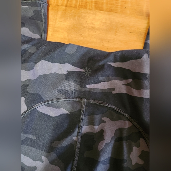 Athleta Ultimate Camo Tight Small High Rise - Picture 4 of 5